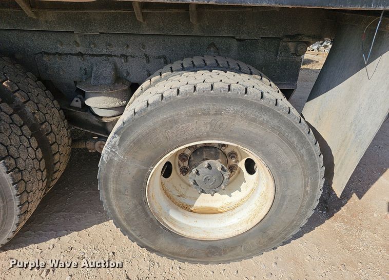 image for item EJ5801 1999 Freightliner  FL80 dump truck