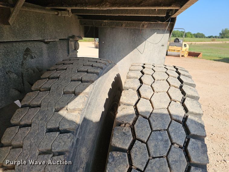 image for item EJ5801 1999 Freightliner  FL80 dump truck