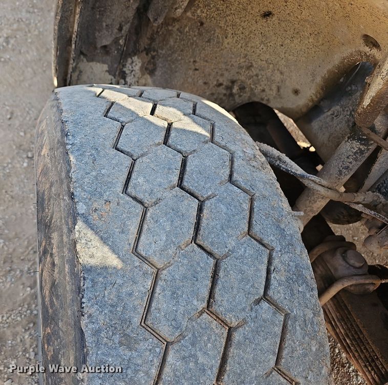 image for item EJ5801 1999 Freightliner  FL80 dump truck