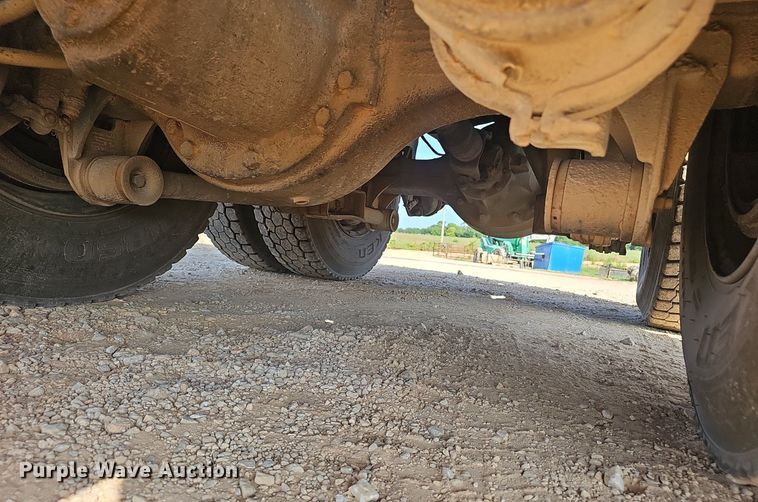 image for item EJ5801 1999 Freightliner  FL80 dump truck