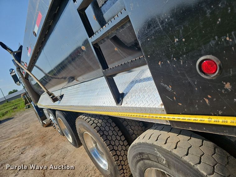 image for item EJ5802 1990 Peterbilt  377 dump truck