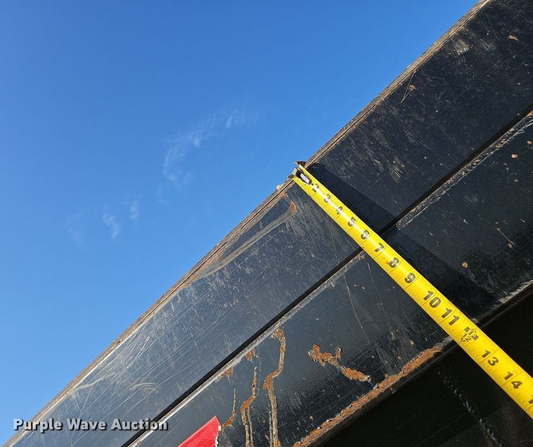 image for item EJ5802 1990 Peterbilt  377 dump truck