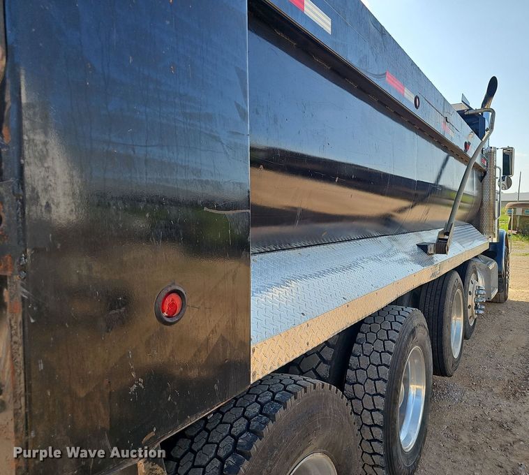 image for item EJ5802 1990 Peterbilt  377 dump truck