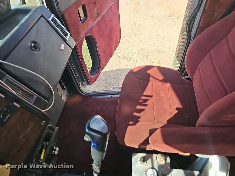 image for item EJ5802 1990 Peterbilt  377 dump truck