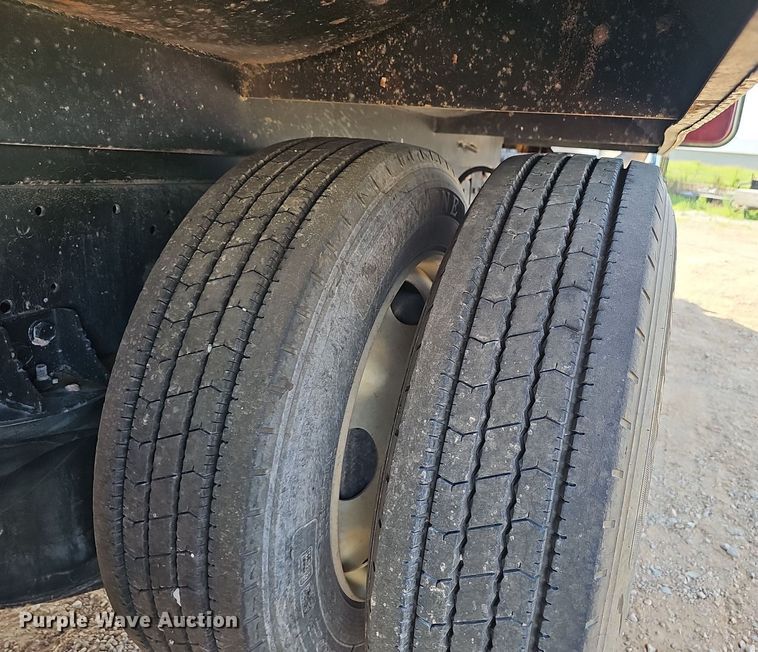 image for item EJ5802 1990 Peterbilt  377 dump truck