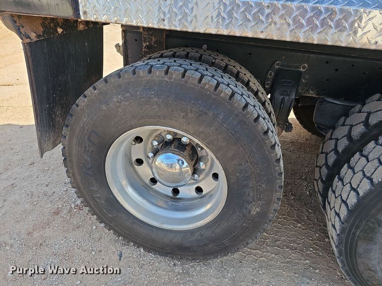 image for item EJ5802 1990 Peterbilt  377 dump truck