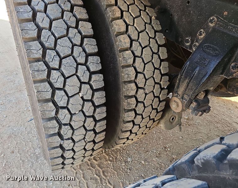 image for item EJ5802 1990 Peterbilt  377 dump truck