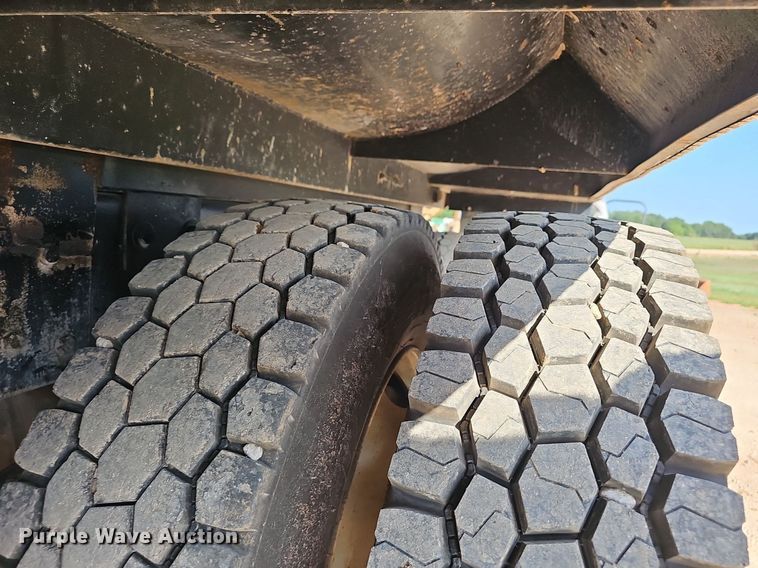 image for item EJ5802 1990 Peterbilt  377 dump truck