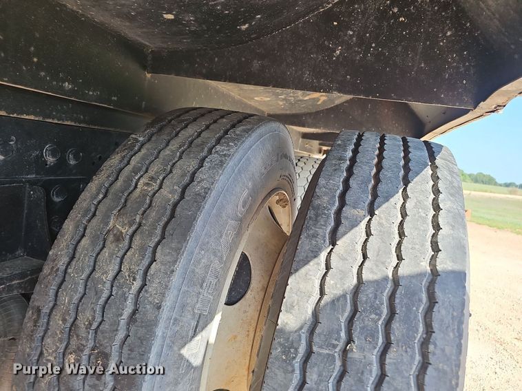 image for item EJ5802 1990 Peterbilt  377 dump truck