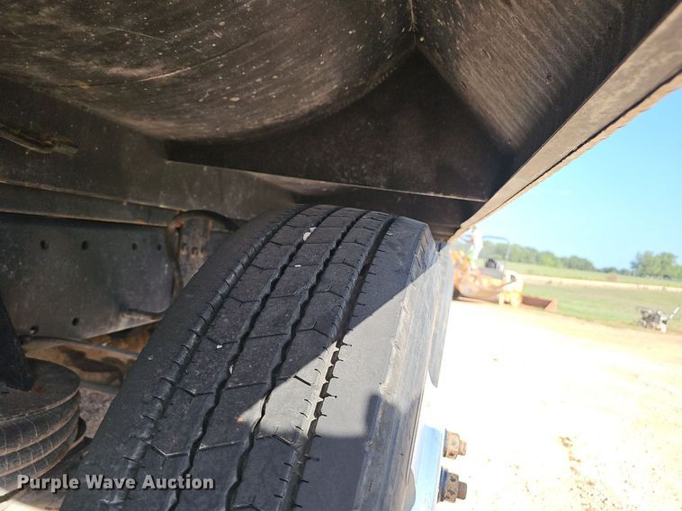 image for item EJ5802 1990 Peterbilt  377 dump truck