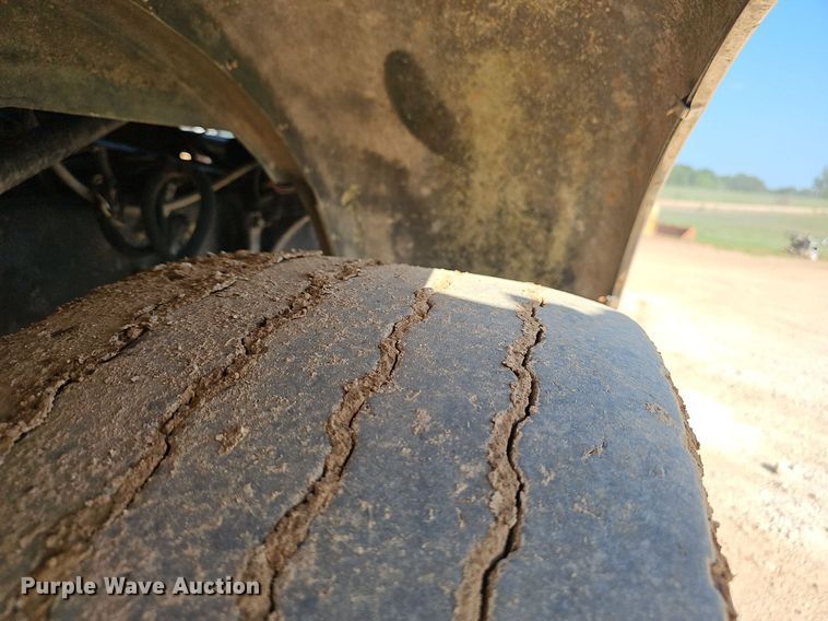 image for item EJ5802 1990 Peterbilt  377 dump truck