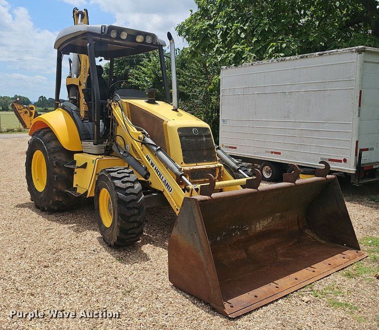 image for item EJ5808 2007 New Holland  B110 backhoe
