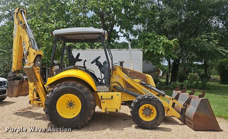 image for item EJ5808 2007 New Holland  B110 backhoe