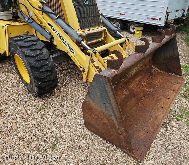 image for item EJ5808 2007 New Holland  B110 backhoe