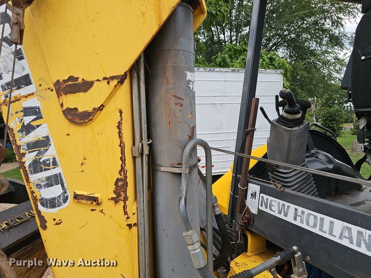 image for item EJ5808 2007 New Holland  B110 backhoe