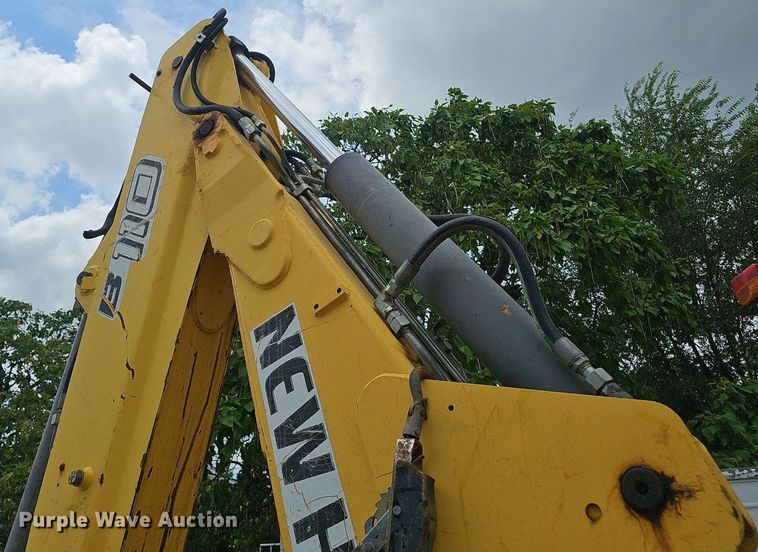 image for item EJ5808 2007 New Holland  B110 backhoe