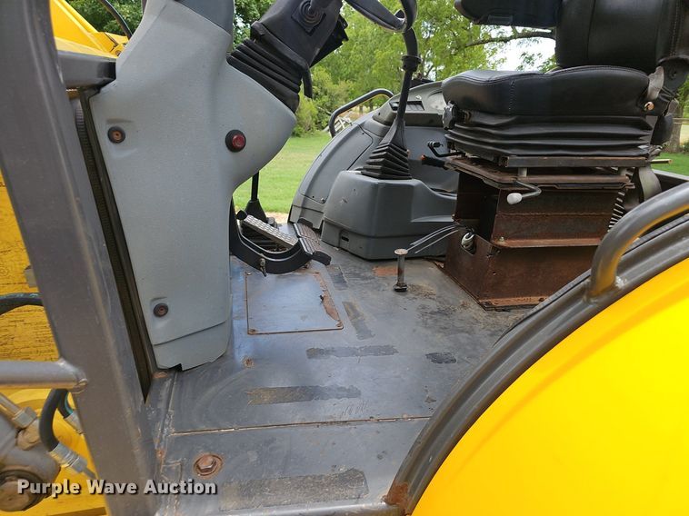 image for item EJ5808 2007 New Holland  B110 backhoe