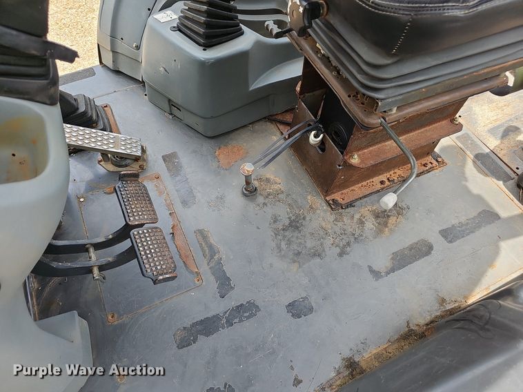 image for item EJ5808 2007 New Holland  B110 backhoe