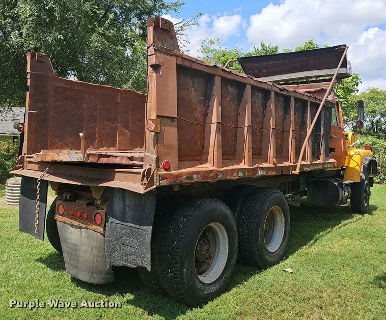 image for item EJ5809 1987 Ford  8000 dump truck