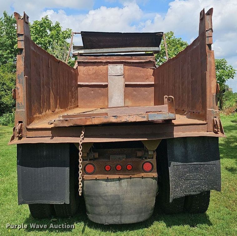 image for item EJ5809 1987 Ford  8000 dump truck