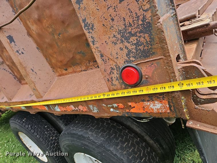 image for item EJ5809 1987 Ford  8000 dump truck