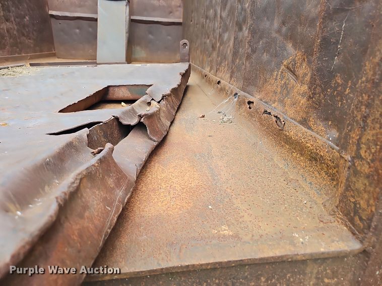 image for item EJ5809 1987 Ford  8000 dump truck