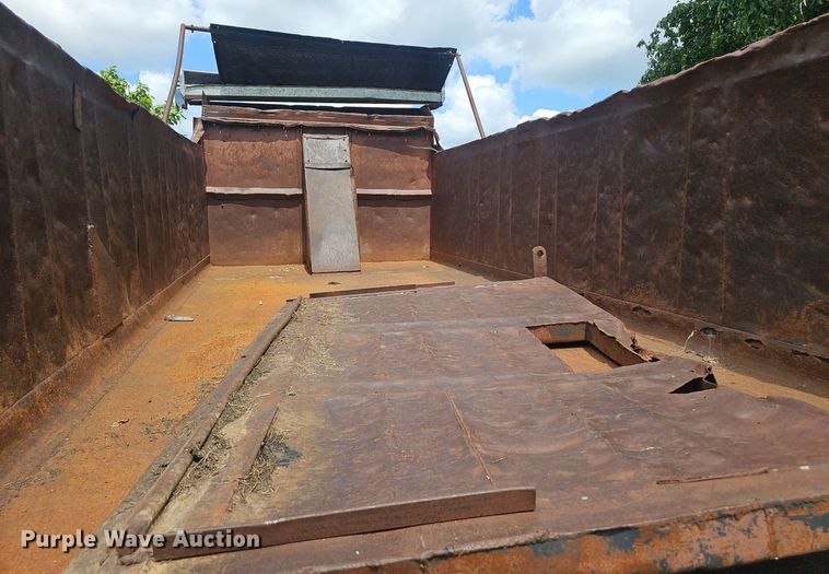 image for item EJ5809 1987 Ford  8000 dump truck