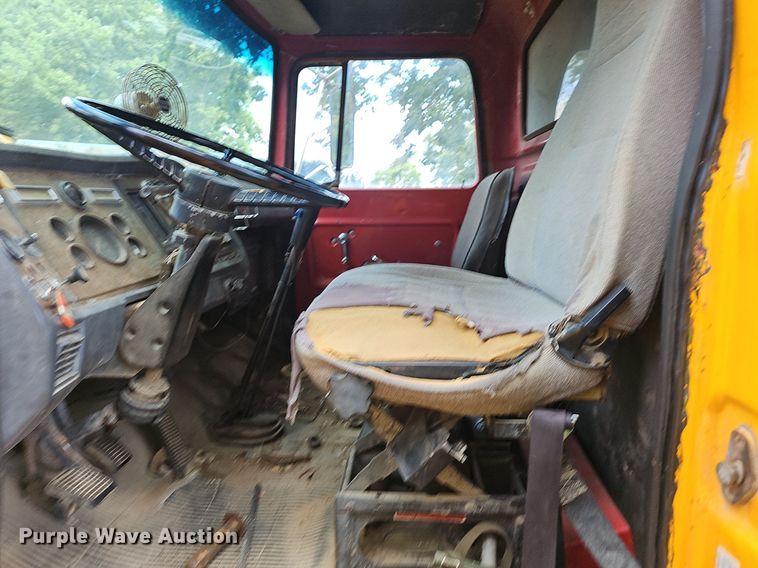 image for item EJ5809 1987 Ford  8000 dump truck