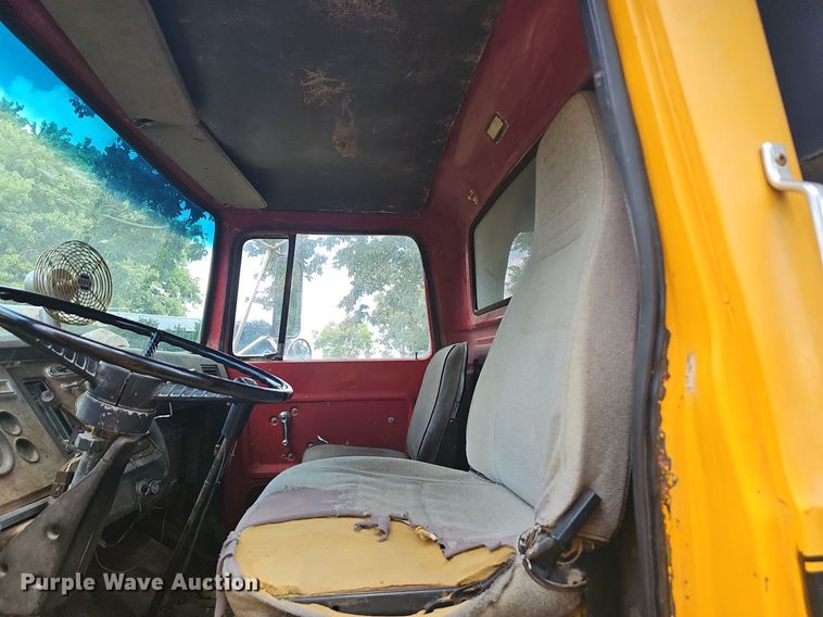 image for item EJ5809 1987 Ford  8000 dump truck