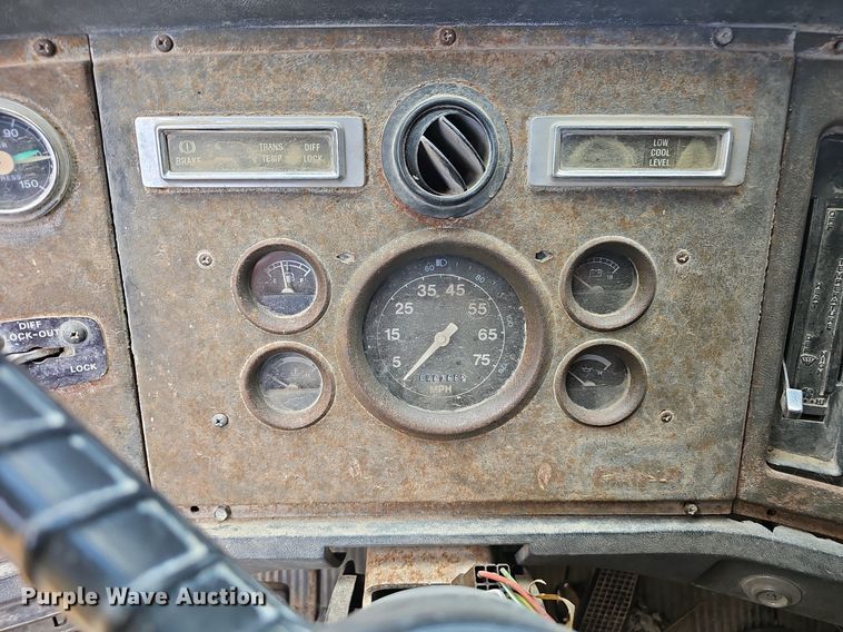 image for item EJ5809 1987 Ford  8000 dump truck