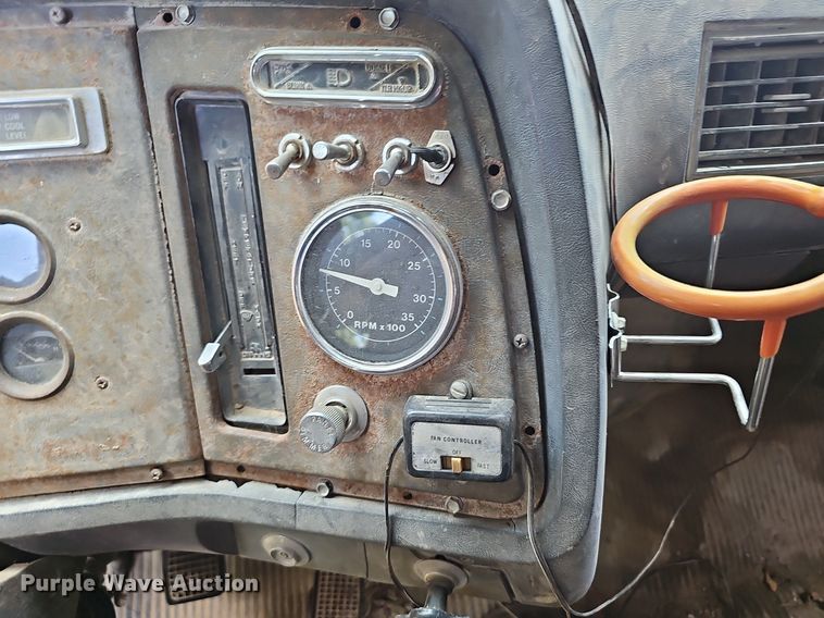 image for item EJ5809 1987 Ford  8000 dump truck