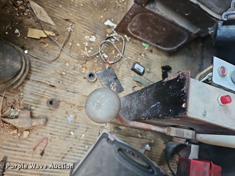 image for item EJ5809 1987 Ford  8000 dump truck