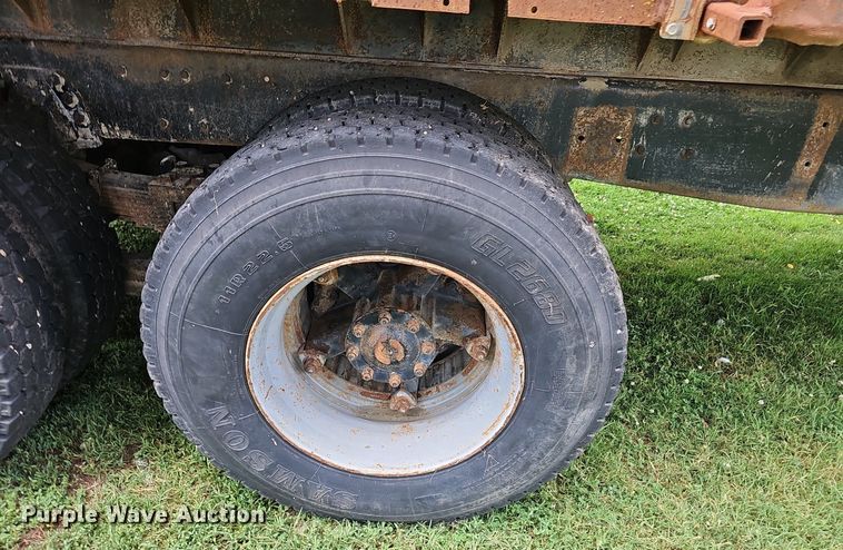 image for item EJ5809 1987 Ford  8000 dump truck