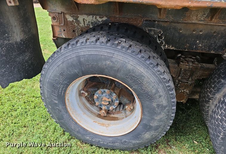 image for item EJ5809 1987 Ford  8000 dump truck