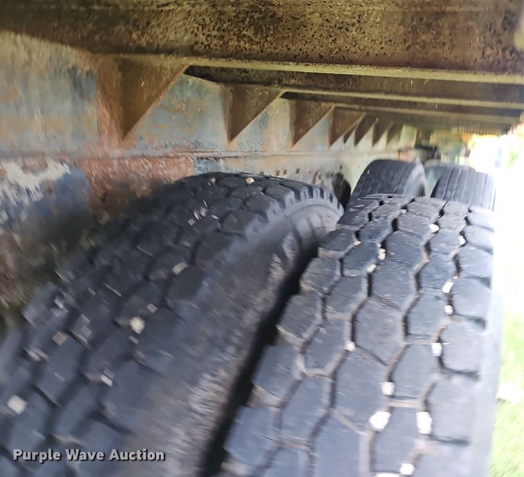 image for item EJ5809 1987 Ford  8000 dump truck