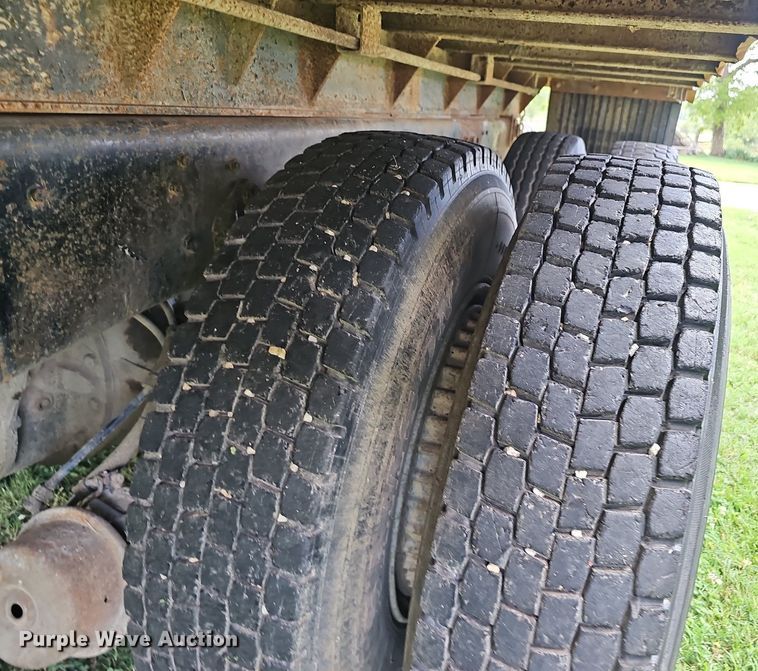 image for item EJ5809 1987 Ford  8000 dump truck