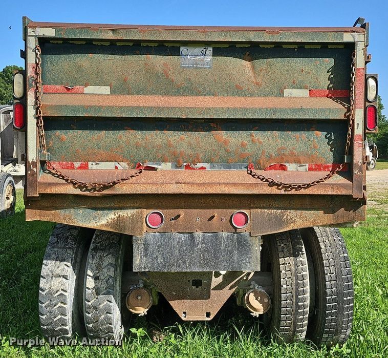 image for item EJ5826 1986 International  F2574 dump truck