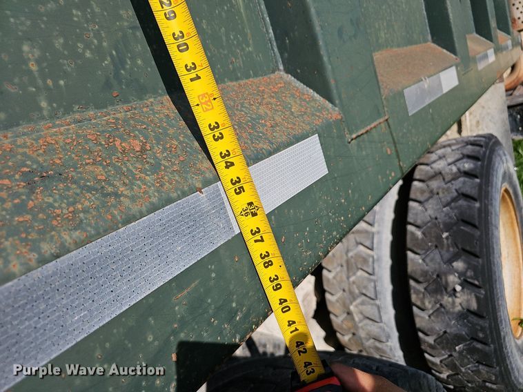 image for item EJ5826 1986 International  F2574 dump truck