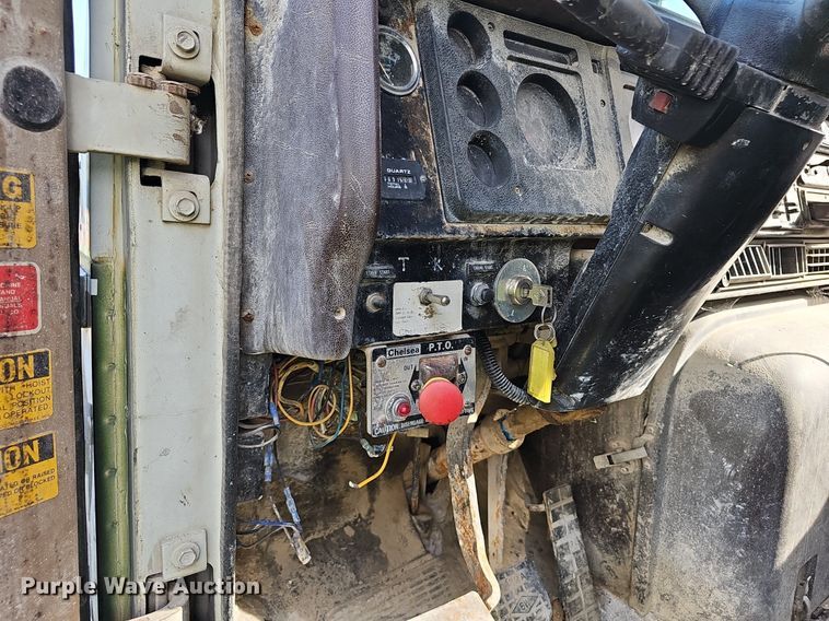 image for item EJ5826 1986 International  F2574 dump truck