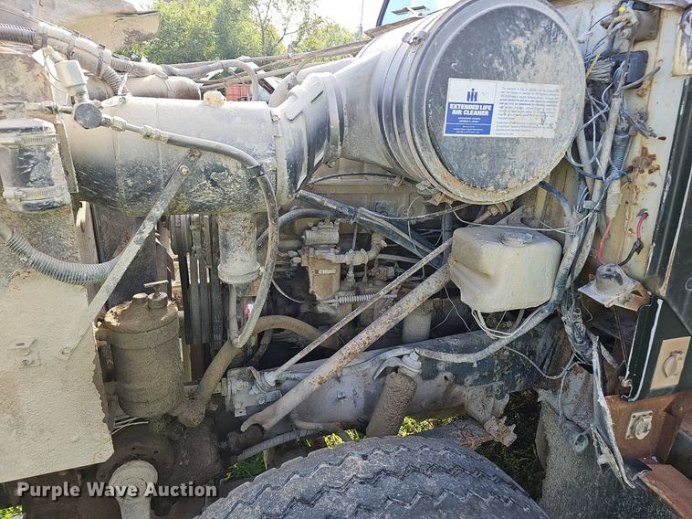 image for item EJ5826 1986 International  F2574 dump truck