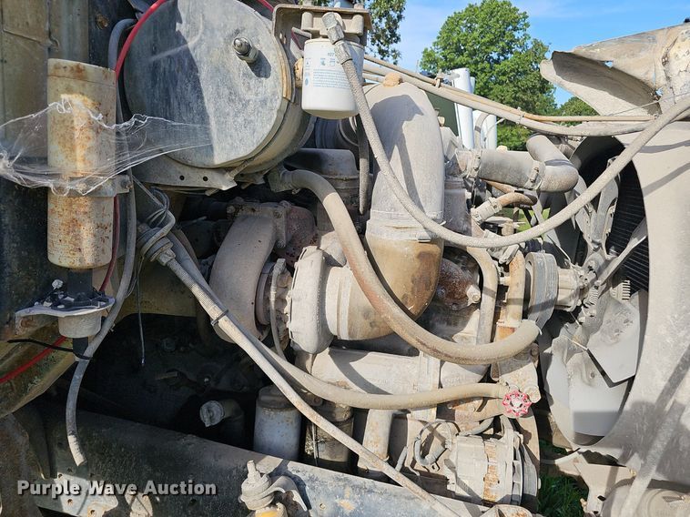 image for item EJ5826 1986 International  F2574 dump truck