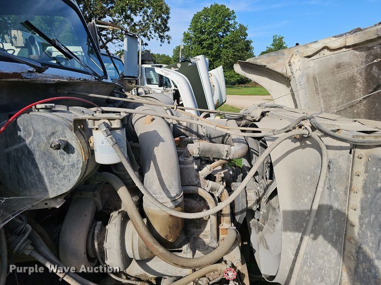image for item EJ5826 1986 International  F2574 dump truck