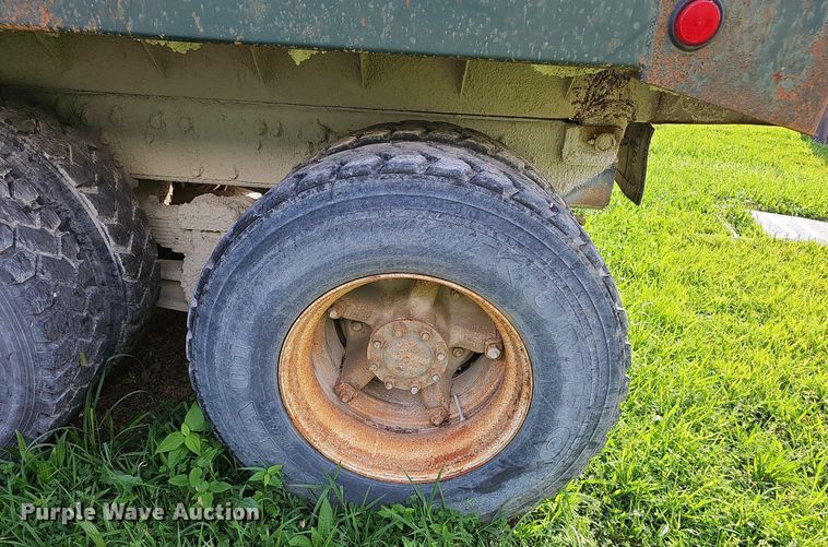 image for item EJ5826 1986 International  F2574 dump truck