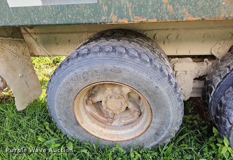 image for item EJ5826 1986 International  F2574 dump truck