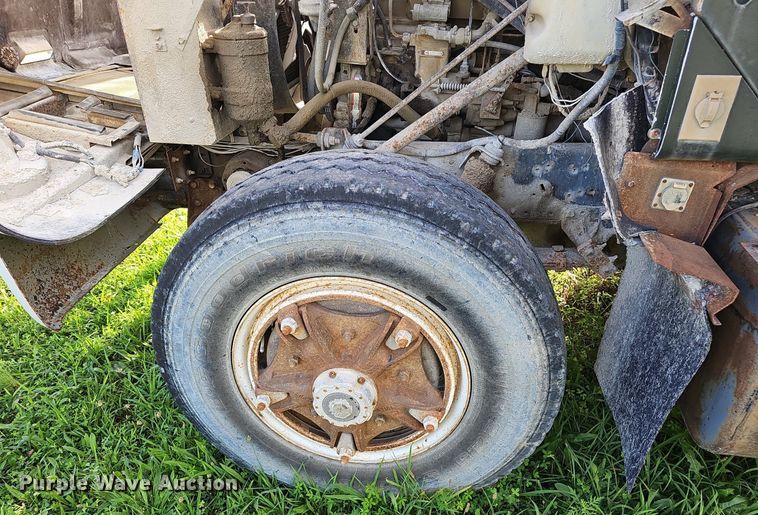 image for item EJ5826 1986 International  F2574 dump truck