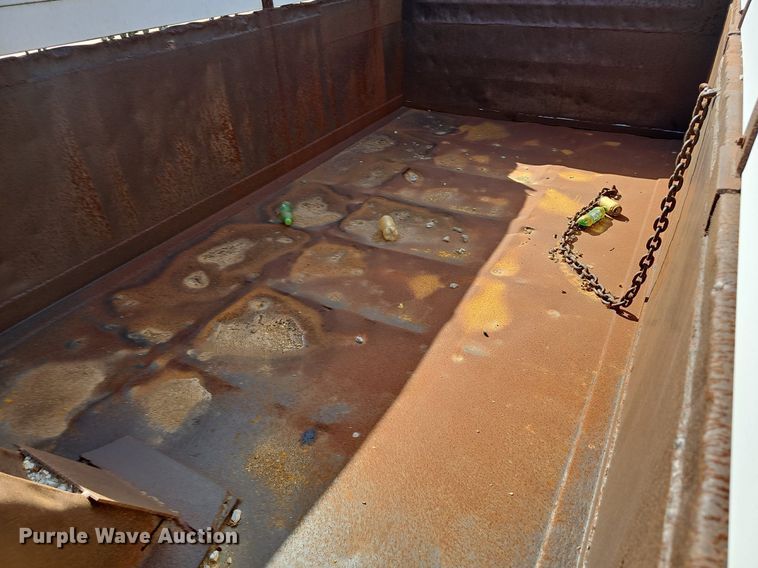 image for item EJ5827 1986 International  F2574 dump truck