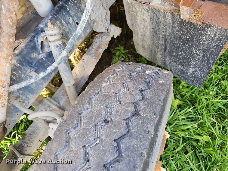 image for item EJ5827 1986 International  F2574 dump truck