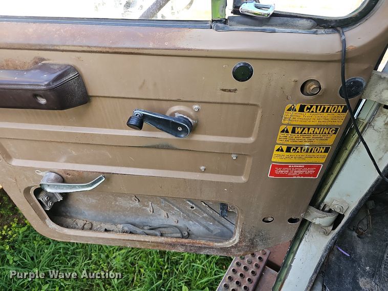 image for item EJ5827 1986 International  F2574 dump truck