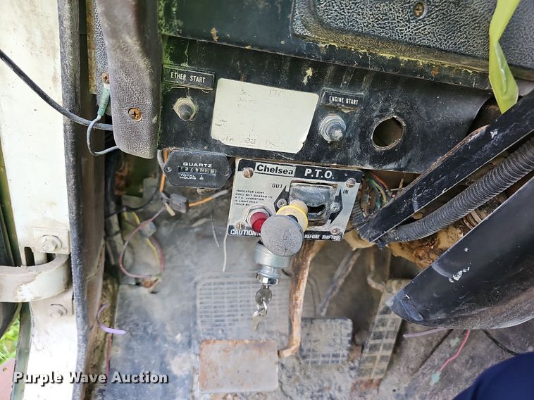 image for item EJ5827 1986 International  F2574 dump truck