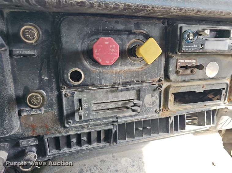 image for item EJ5827 1986 International  F2574 dump truck